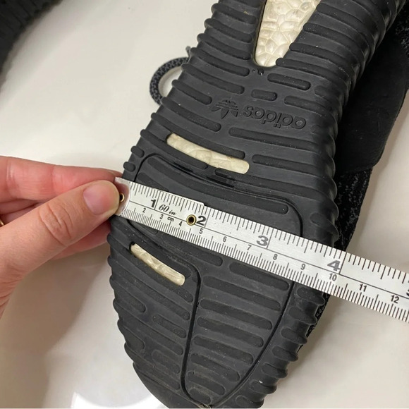 ✨Host Pick✨ Yeezy Boost 350 Pirate Black //  Sz 8 - Picture 7 of 9